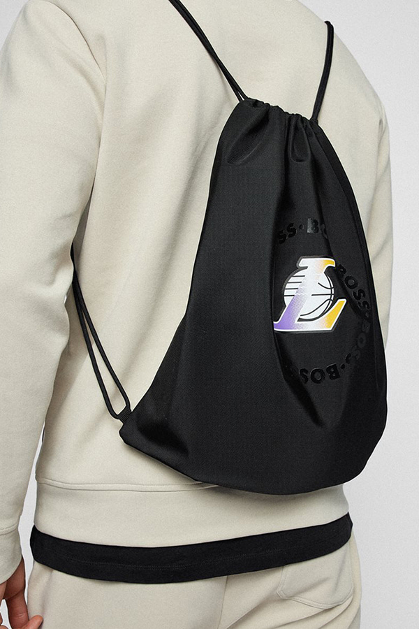 ΣΑΚΙΔΙΟ ΜΙΚΡΟ ΠΛΑΤΗΣ BOSS X NBA (LAKERS) - 001 ΜΑΥΡΟ